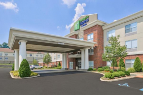  Holiday Inn Express Mineral Wells, an IHG Hotel  Паркерсберг